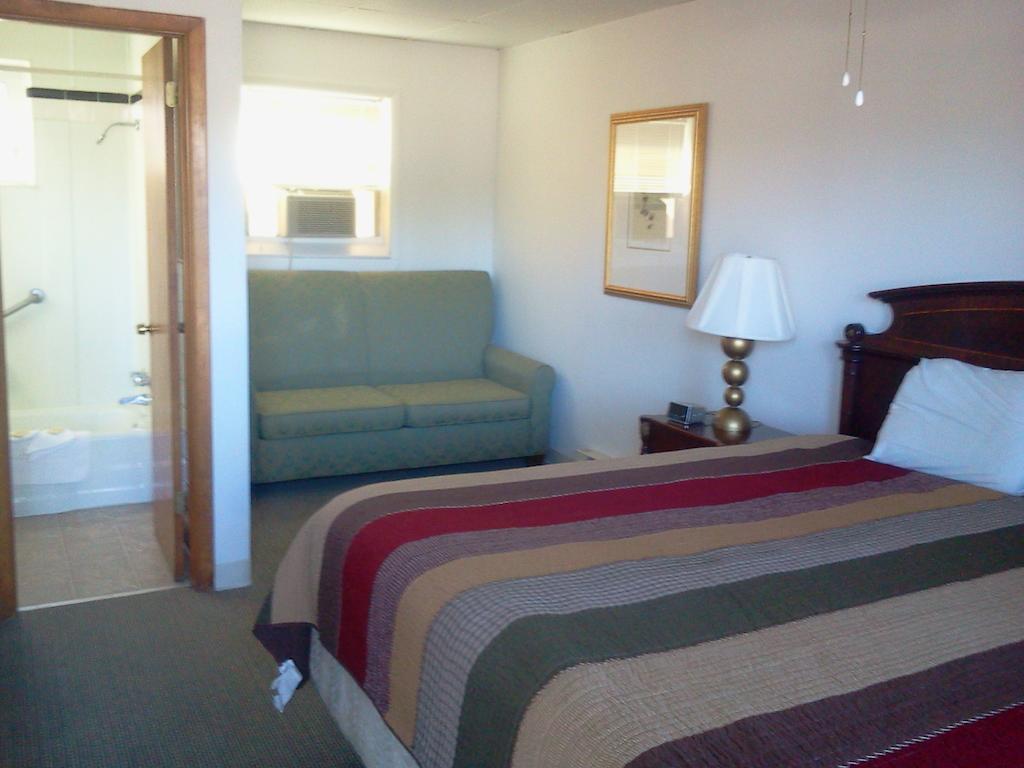 Golden Gate Lodging Plattsburgh Bagian luar foto